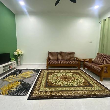 Homestay Kak Tiy Куала Теренгану Екстериор снимка