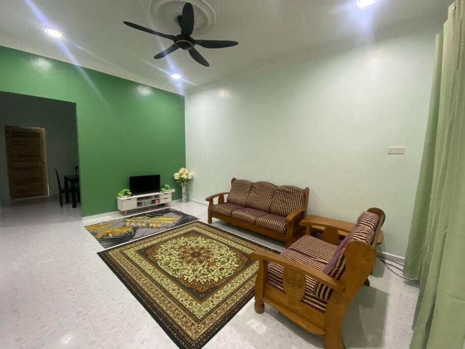 Homestay Kak Tiy Куала Теренгану Екстериор снимка
